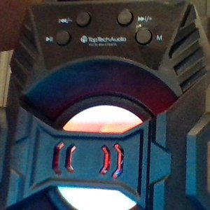 speaker for music meetings and videos.